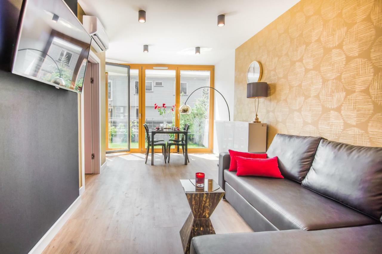 Galaxy Garden Apartment Cracow- Shopping Mall 1Min, Underground Parking, Family Friendly, City Center Krakow Exterior photo